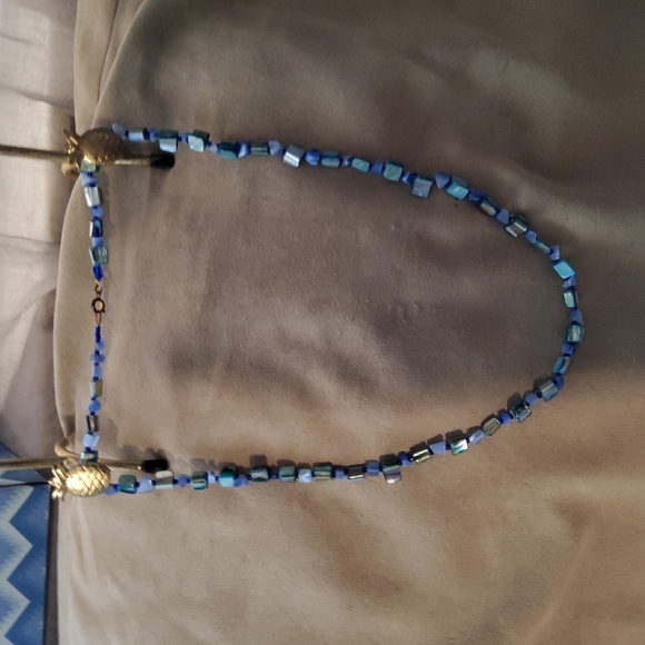 Blues Mother of Pearl Shell Neclace - Picture 1 of 6